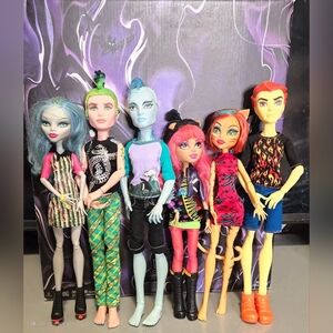Monster high dolls